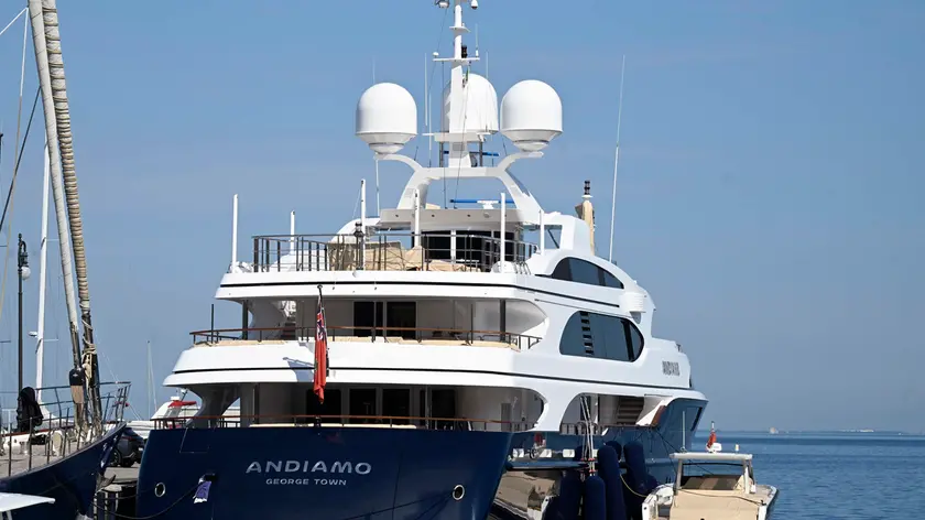 Lo yacht Andiamo sarà a Trieste per un mese, rifornisce la cambusa e poi in crociera