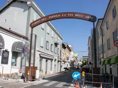 Il portale in corso del Popolo a Monfalcone (foto Katia Bonaventura)