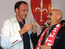 Ezio Rossi con Amilcare Berti brindano a Trieste dopo il trionfo di Lucca (foto archivio Lasorte)