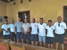 Il gruppo di steward in municipio assieme al sindaco Polidori