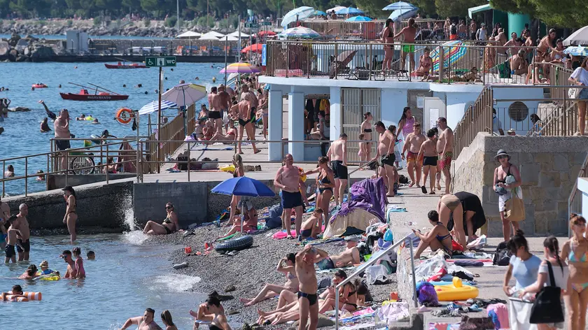 I Topolini presi d'assalto dai bagnanti (Silvano)