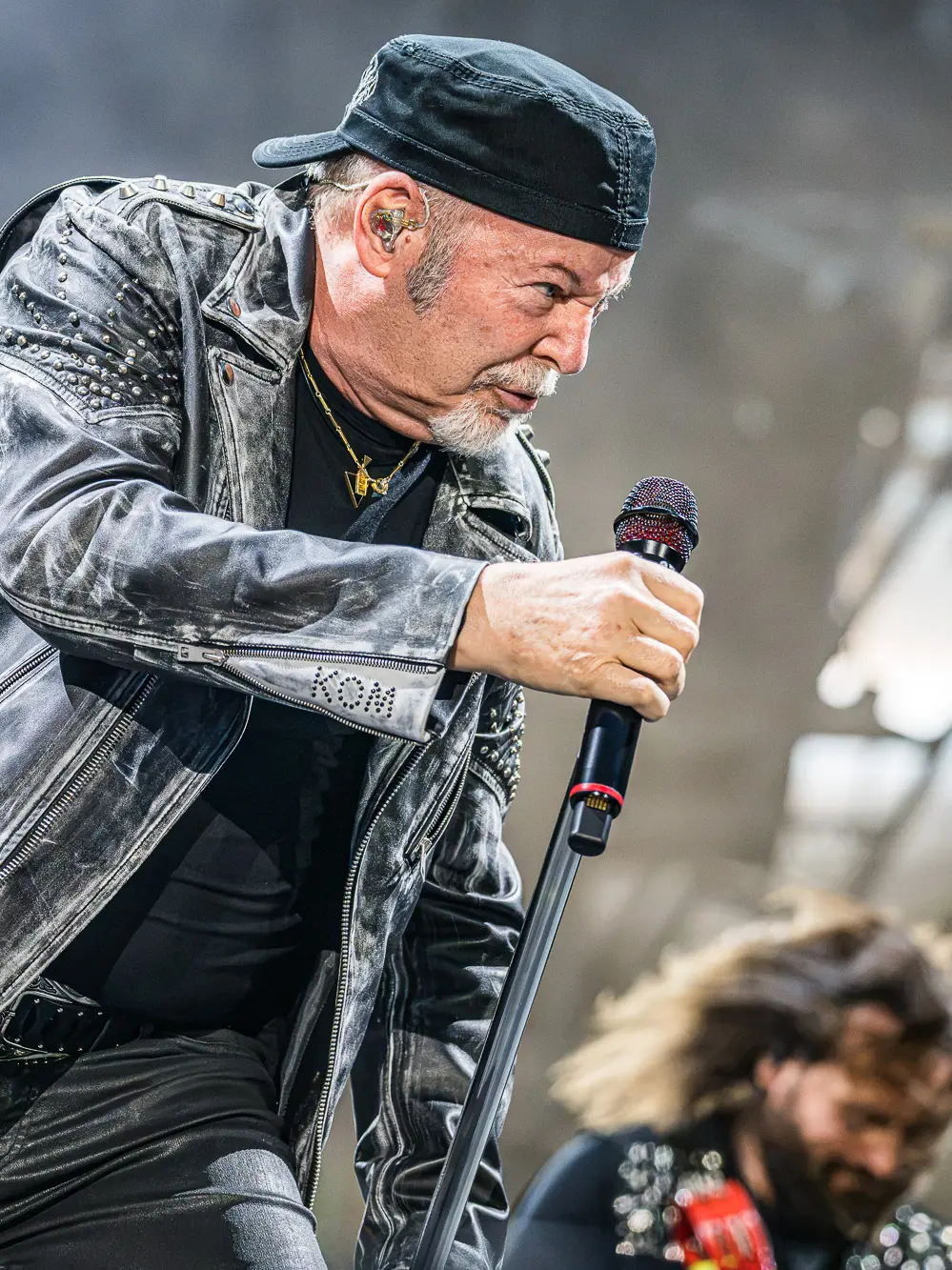Vasco Rossi sul palco del Bluenergy Stadium Foto Simone Di Luca