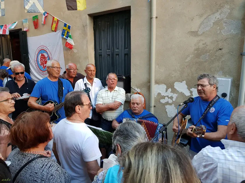 Musica in linea con le tradizioni durante una precedente edizione del Sabo Grando