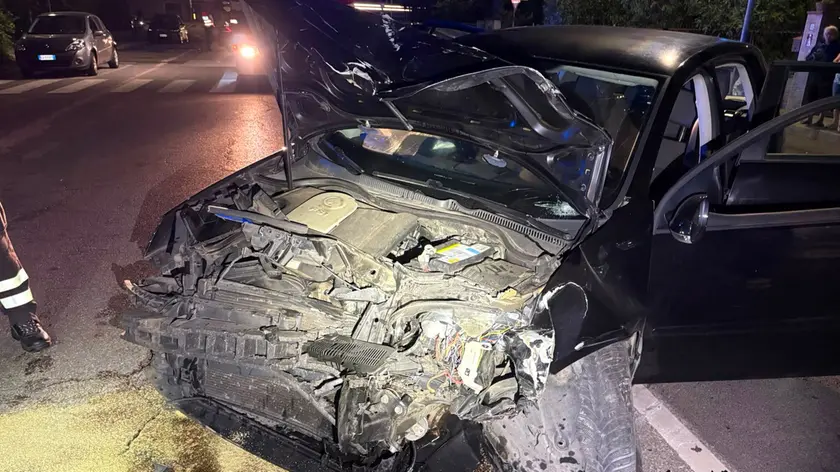 L'auto distrutta a Monfalcone