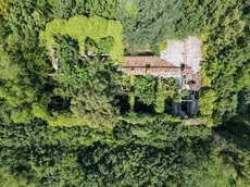Ciò che resta dell’ottocentesca Villa Frommer nel quartiere di Montesanto Foto Daniele Tibaldi