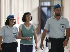 Erika Podmenich scortata in aula Foto Lasorte