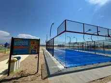 Il campo da padel in spiaggia Sabbiadoro