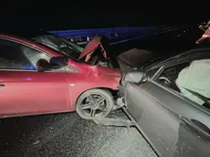 Le due auto danneggiate nello scontro avvenuto domenica sera nei pressi di Prosecco
