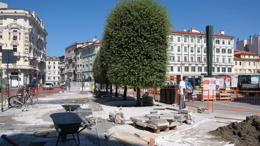 I lavori in piazza Goldoni (SIlvano)