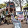 Il castello dei giardini transennato per motivi di sicurezza dal Comune (Foto Tibaldi)