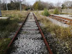 Chi compra la storica area di Villa Opicina dovrà firmare una clausola sulla consapevolezza del rumore dei treni in transito