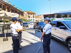 Il varco di piazza Carpaccio e il “blocco” in via Manzoni