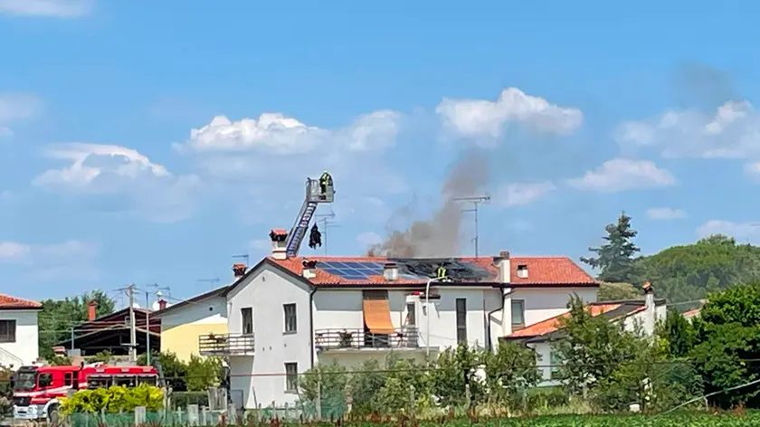 Fiamme in una villetta in via San Giorgio a Staranzano