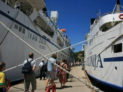 Turisti all’imbarco sui traghetti Jadrolinija per la Dalmazia. Foto pubblicata il 06.09.2017
