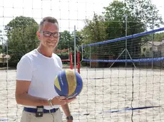 Pavel Vidoni testa i campi di beach volley (Lasorte)