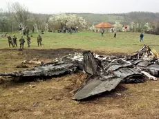 I rottami di due aerei colpiti dai bombardamenti del Kosovo nel 1999