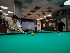 Giocatori di bilardo alla Goriziana al circolo di viaBellini (foto Tibaldi)