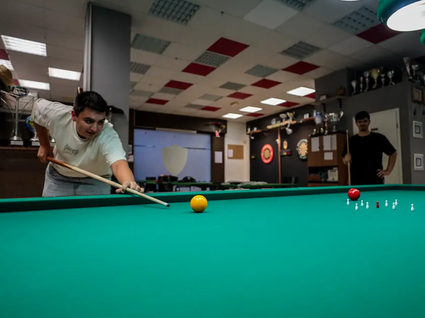 Giocatori di bilardo alla Goriziana al circolo di viaBellini (foto Tibaldi)