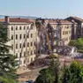 La demolizione dell'ex ospedale civile di Gorizia (foto Daniele Tibaldi)