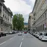 Una veduta su via del Coroneo, dove è avvenuta la truffa