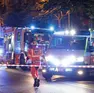 Vigili del fuoco e 118 sotto il palazzo di via Battisti 8 durante i soccorsi (foto Andrea Lasorte)