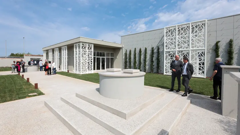Il nuovo Tempio crematorio vicino al cimitero centrale (fotoservizio Daniele Tibaldi)