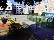 La piazza fatta recintare dal Comune (foto Voce del Popolo)