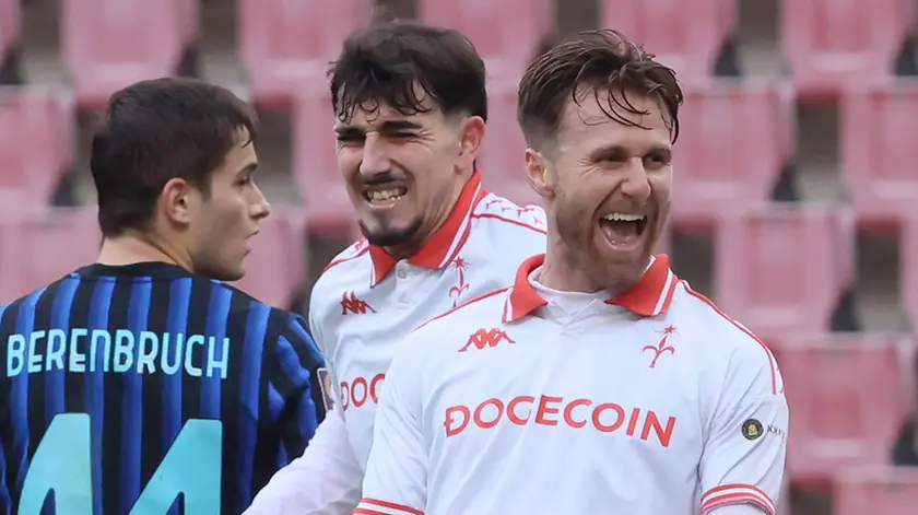Christian D’Urso esulta con la maglia della Triestina (foto Andrea Lasorte)