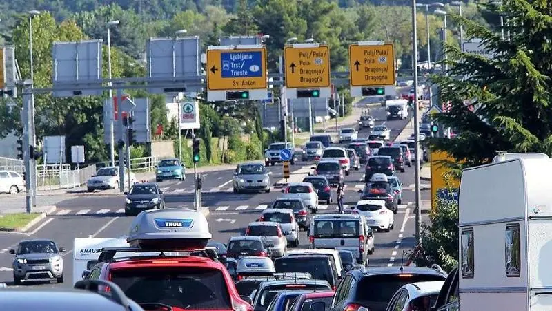 Vacanzieri diretti nell’Istria croata incolonnati a Capodistria