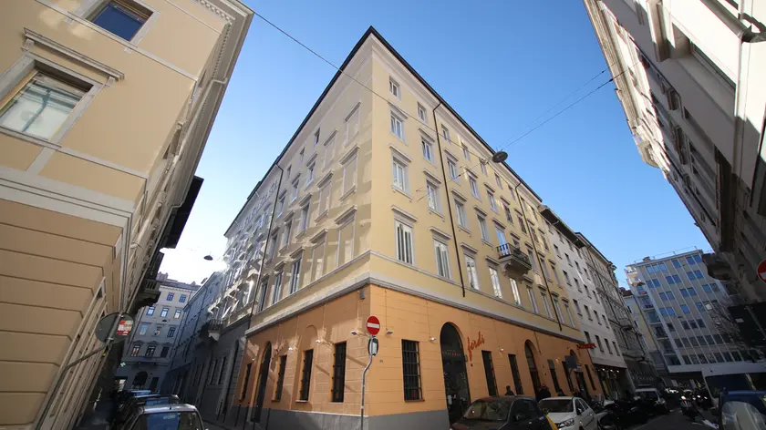 La palazzina teatro della tragedia, in via Crispi 5 (foto Lasorte)