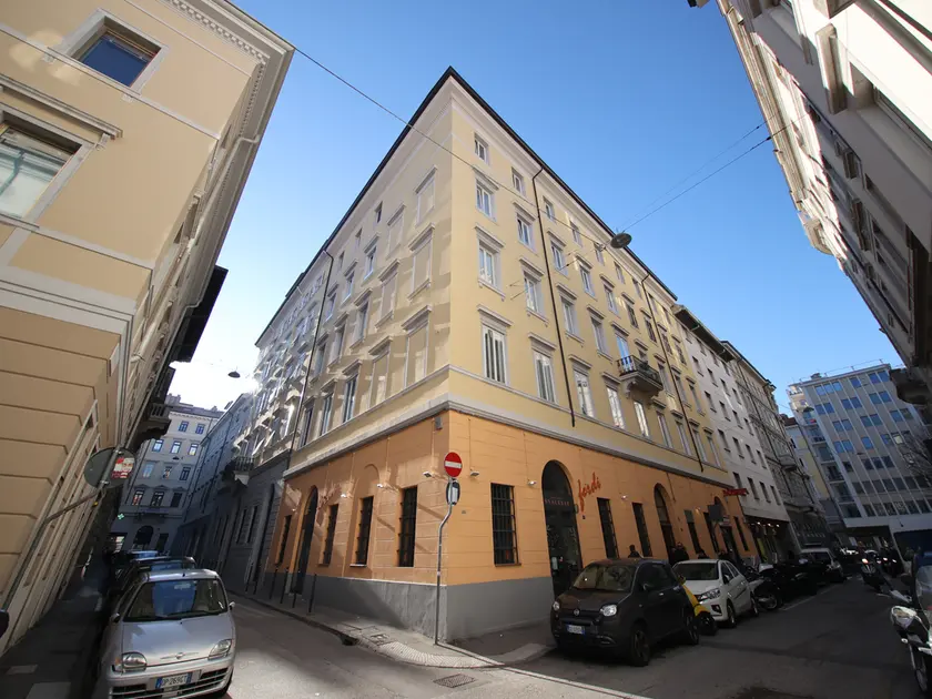 La palazzina teatro della tragedia, in via Crispi 5 (foto Lasorte)