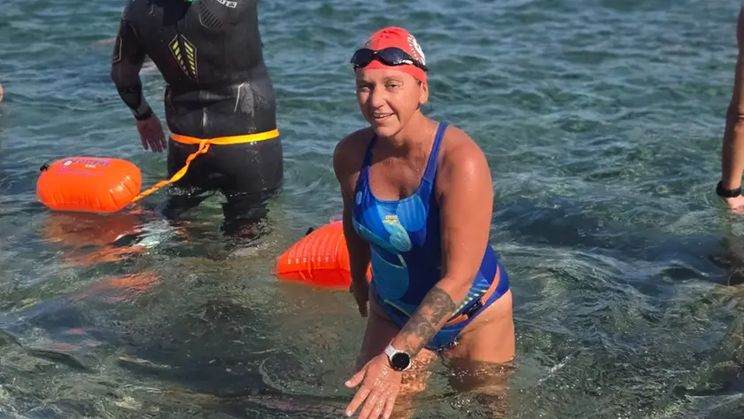 Lo Stretto di Messina a nuoto: la bisiaca Mersia fa l’impresa a 49 anni