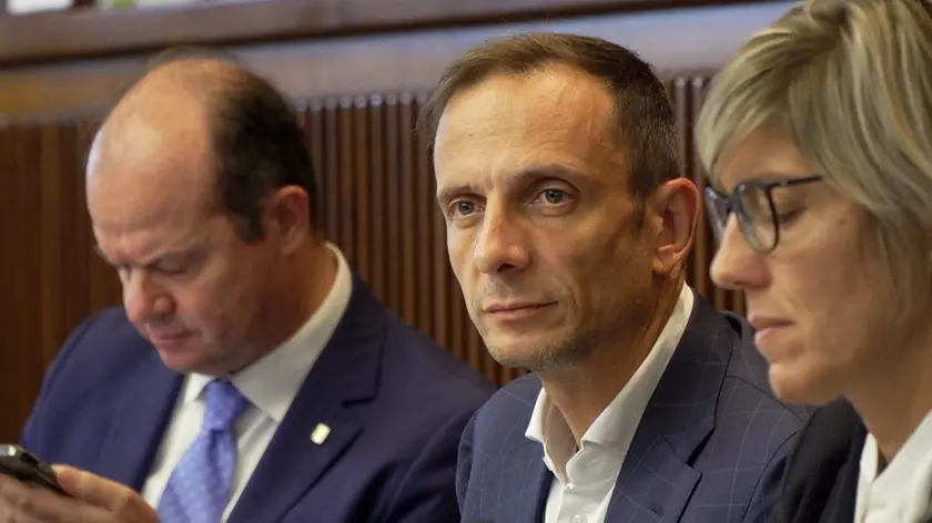 Il governatore del Friuli Venezia Giulia Massimiliano Fedriga in Aula con gli assessori Anzil e Zilli