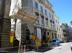 L’ingresso della sede originale della Sauro in via Tigor Foto Bruni