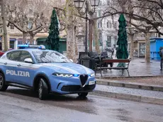 Polizia in piazza Garibaldi a Trieste (foto archivio Silvano)