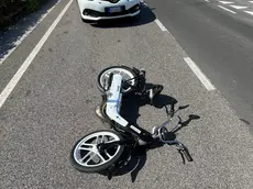 Il motorino caduto a terra