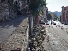 Il muro di sostegno di via dello Scoglio Foto Lasorte