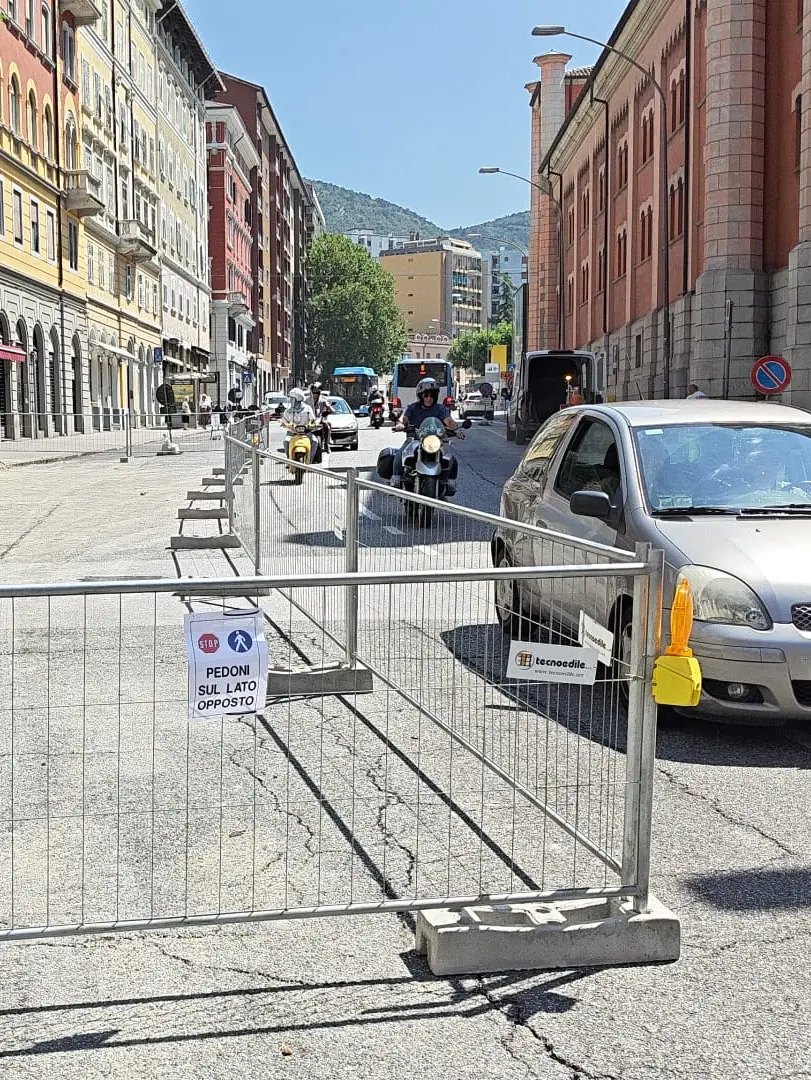 La viabilità in via Giulia