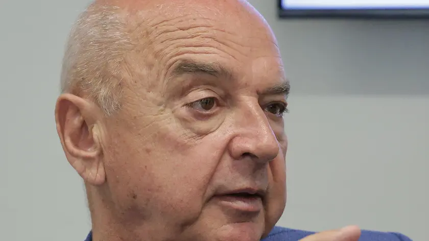 https://images.ilpiccolo.it/view/acePublic/alias/contentid/1srp3xdoqgmc24bhpah/0/copia-di-via-mazzini-sede-il-piccolo-intervista-al-sindaco-roberto-dipiazza.webp?f=16%3A9&amp;w=840
