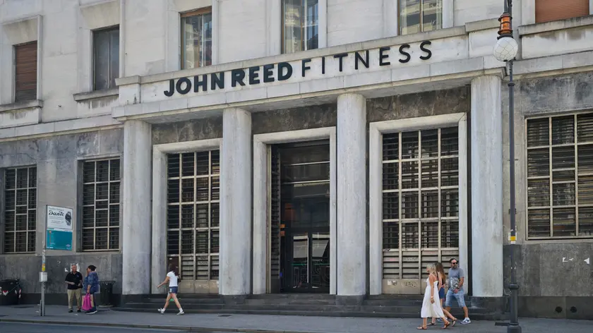 L'ex sede del Banco di Napoli sul Corso Italia oggi ospita la palestra John Reed