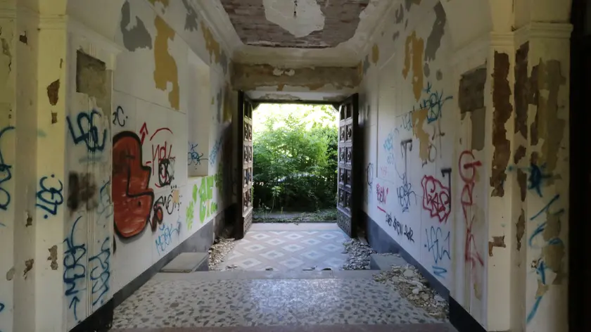 L’ex caserma Monte Cimone di Banne (Foto Lasorte)