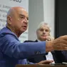 Il sindaco DIpiazza con il condirettore Bollis durante il forum al Piccolo (Lasorte)