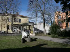 Il comprensorio scolastico di Doberdò, al centro della vicenda, in un’immagine d’archivio Bonaventura