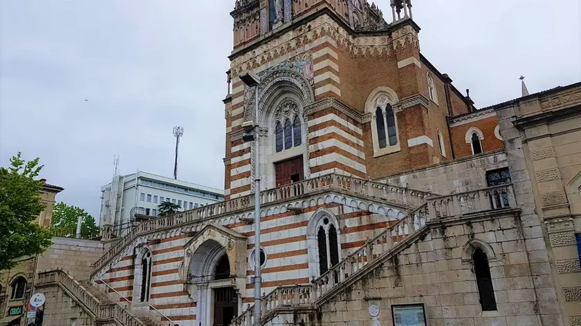 La chiesa della Madonna di Lourdes nella città di Fiume