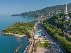 Una veduta della Cittadella dello sport di Barcola con il campo da basket, lo skatepark e i due campi da beach volley. Foto Massimo Silvano