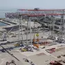La maxi gru Goliath realizzata al porto di Val da Rio