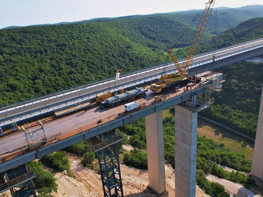 I lavori per il raddoppio del viadotto sul canale di Leme