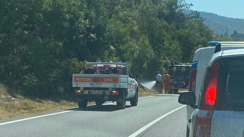 L'intervento dei vigili del fuoco a Monfalcone