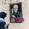 Il murale realizzato da uno street art a ricordo di Andrea Camilleri, scomparso nel 2019