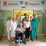 Ernesto con l’equipe di chirurgia plastica in Azienda